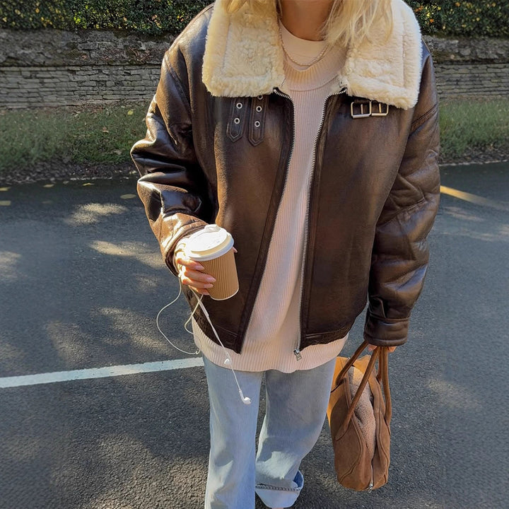 Damen Oversize Fliegerjacke aus Kunstleder mit Teddyfutter und breitem Schnitt Drune