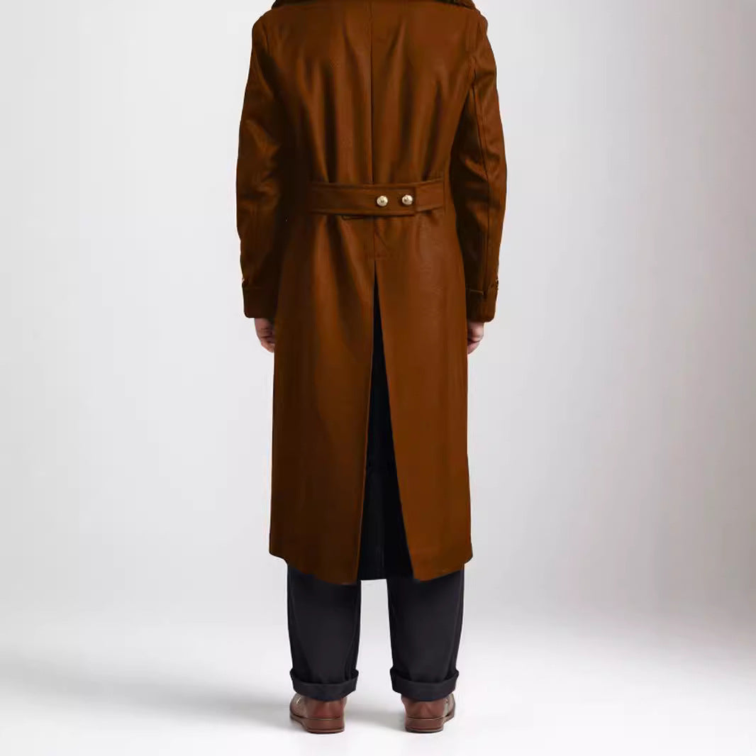 Herren Longline-Mantel im Military‑Look mit breitem Schalkragen und markanten Zierknöpfen Drune
