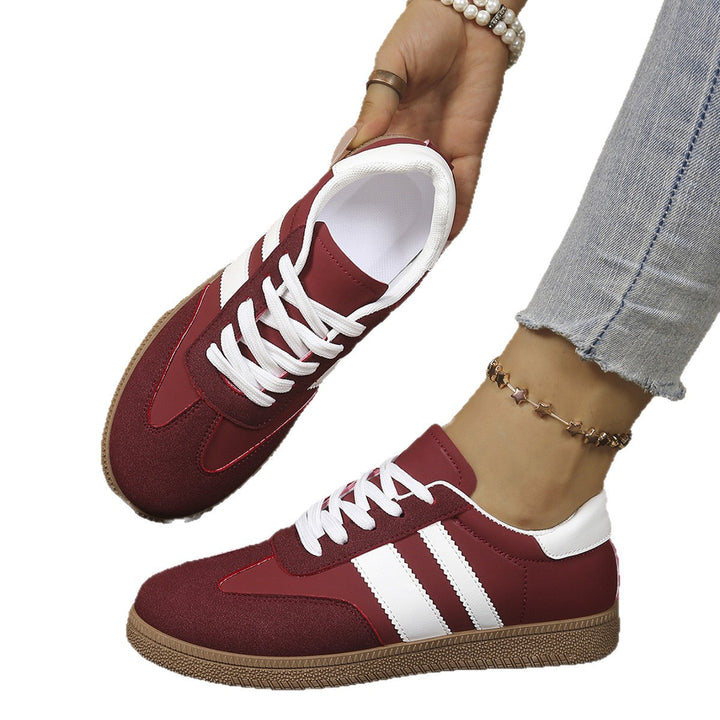 Damen Retro-Sneaker mit Wildleder-Optik, Gumsohle und kontrastierenden Streifen Drune