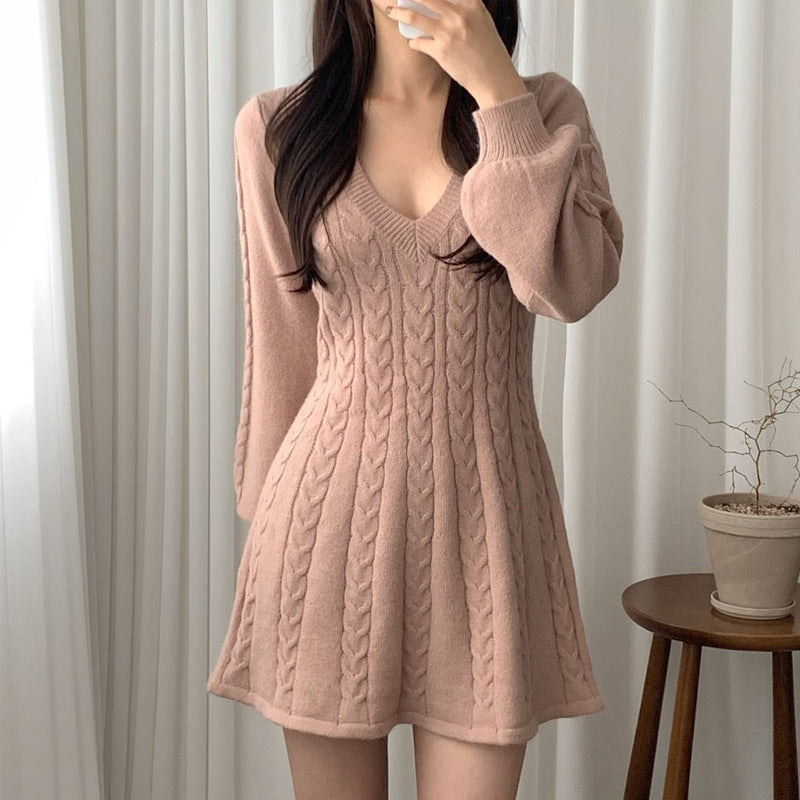 Damen gestricktes Kleid mit ausgefallenem Zopfmuster und voluminösen Ärmeln Drune