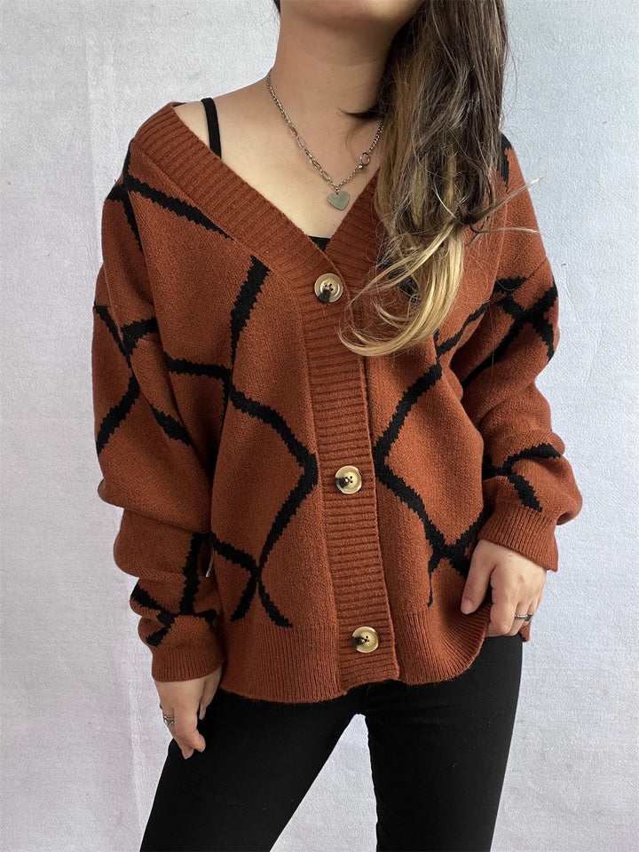Damen Strickjacke mit modernem geometrischem Muster und hochwertigen Knopfdetails Drune