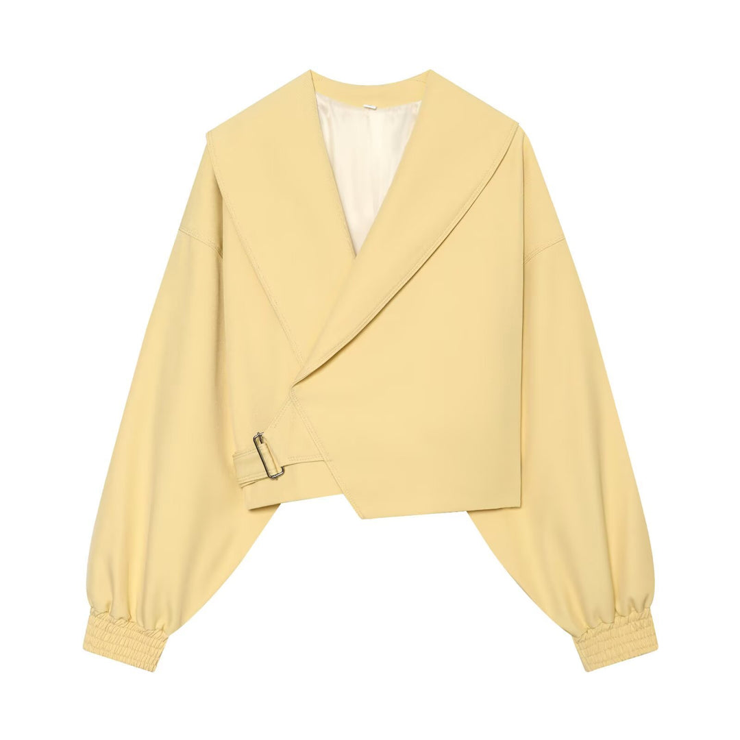 Damen Kurze Wickeljacke mit weitem Schalkragen, taillierendem Schnallenband und Ballonärmeln Drune