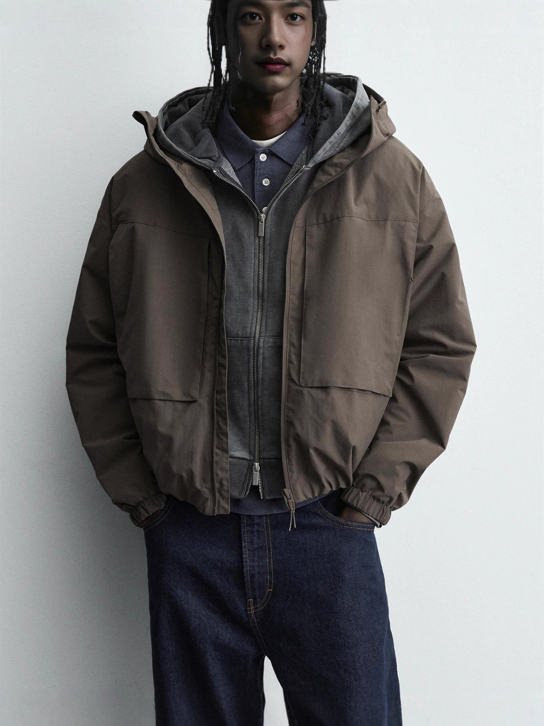 Herren Boxy-Kapuzenblouson mit wattierter Innenlage und aufgesetzten Pattentaschen Drune