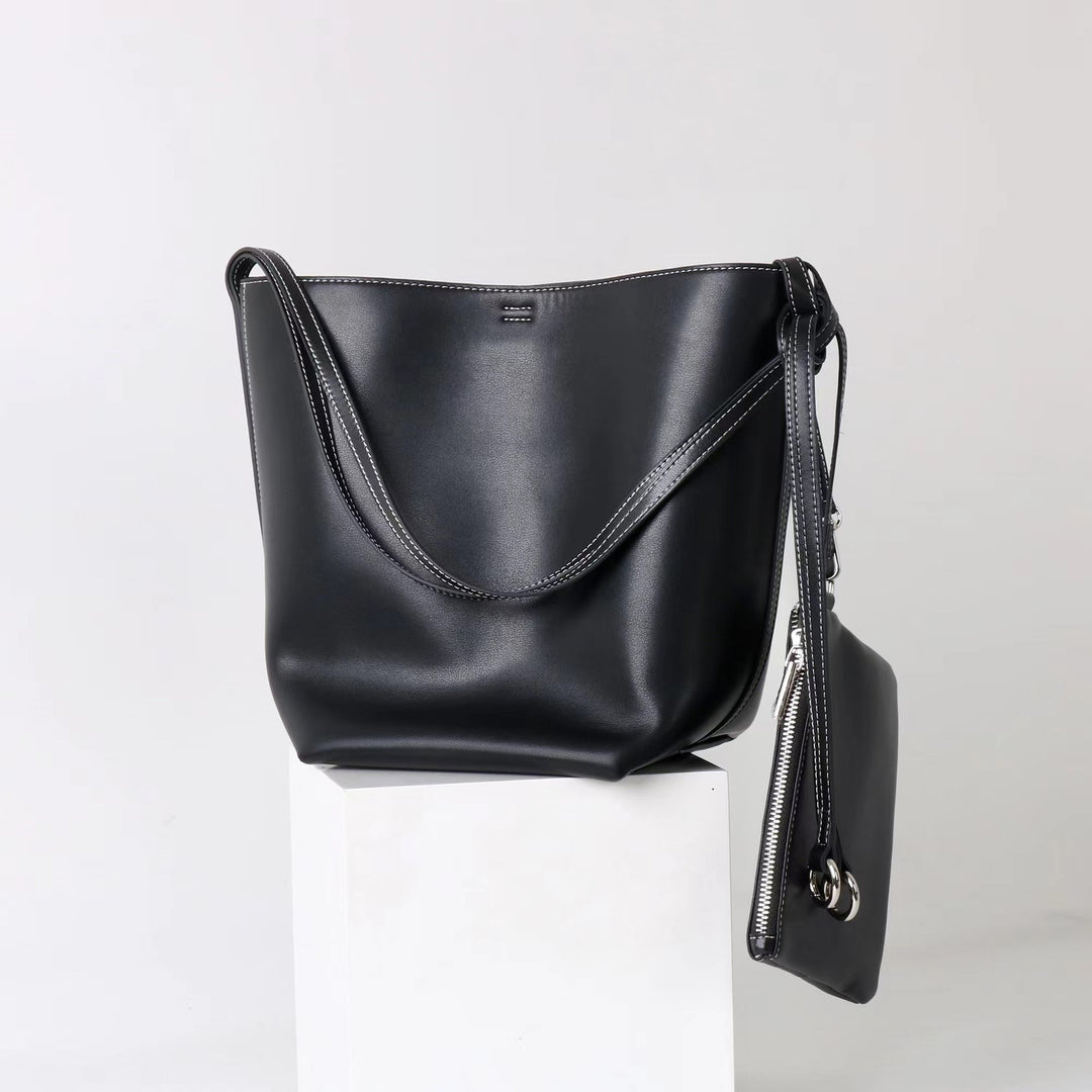 Drune | Stilvolle Robuste Braune Geprägte Brusttasche