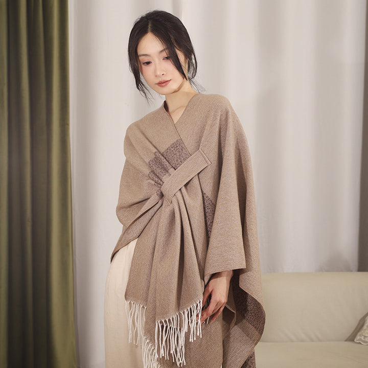 Damen Oversize-Capeponcho aus Wollmix mit diagonaler Kontrastkante und Fransen Drune
