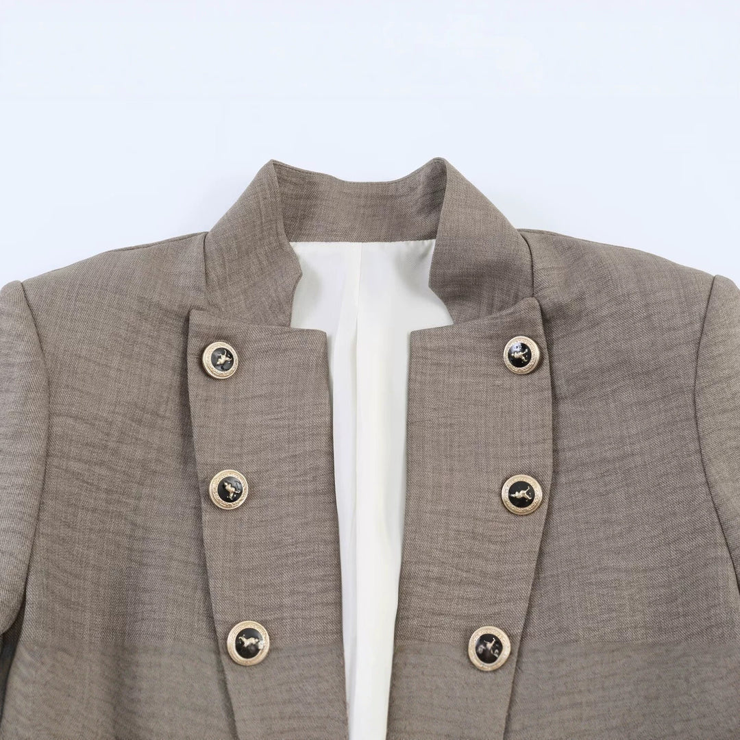 Damen Kurzblazer mit Stehkragen, doppelreihiger Zierknopfleiste und taillierter Silhouette Drune