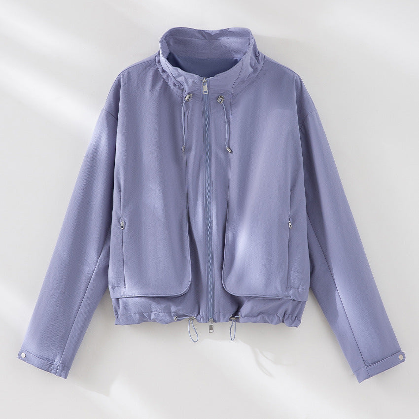 Damen Leichte Kurzjacke mit hohem Kragen, Tunnelzug und aufgesetzten Taschen Drune