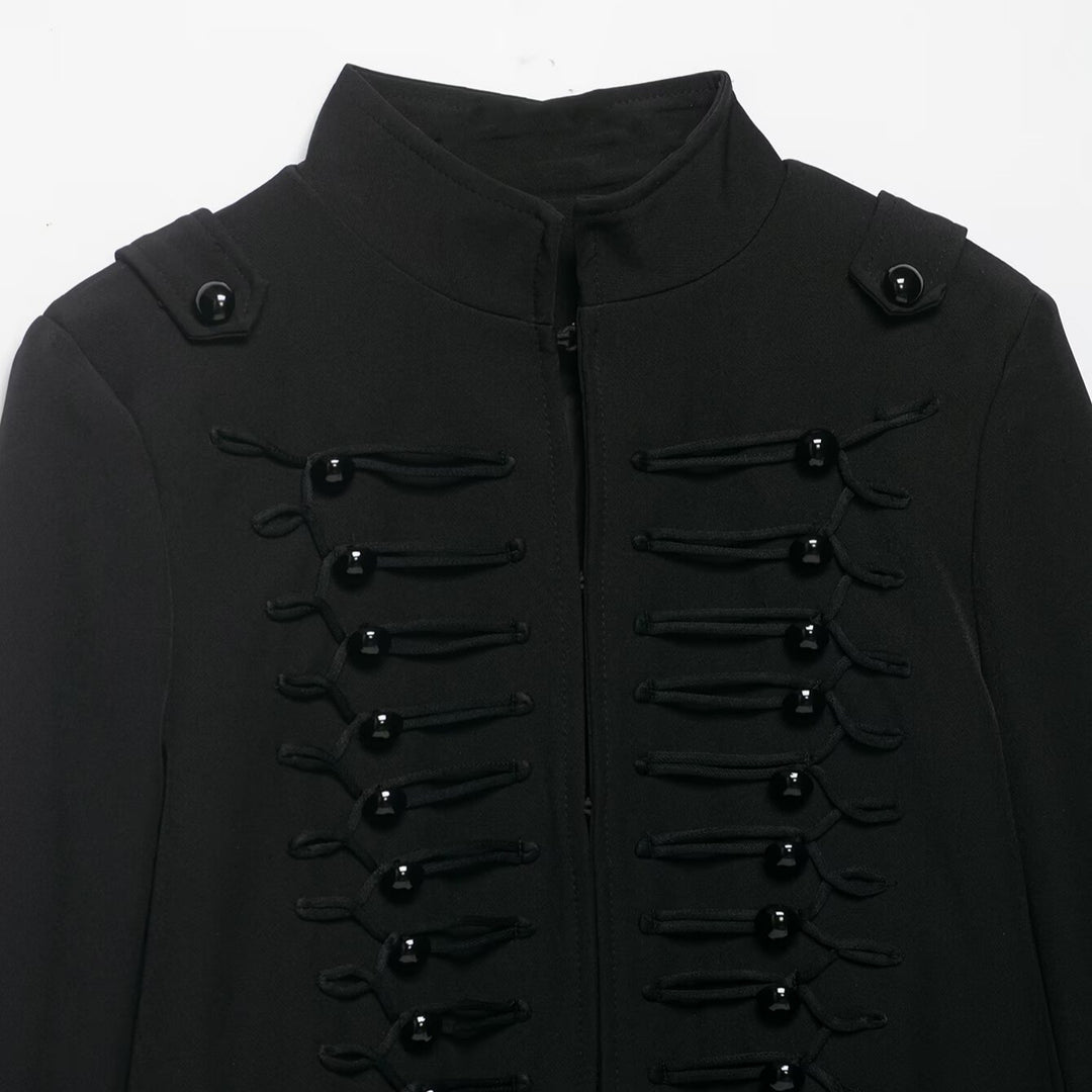 Damen Cropped Militärblazer mit Stehkragen und dekorativen Froschverschlüssen Drune