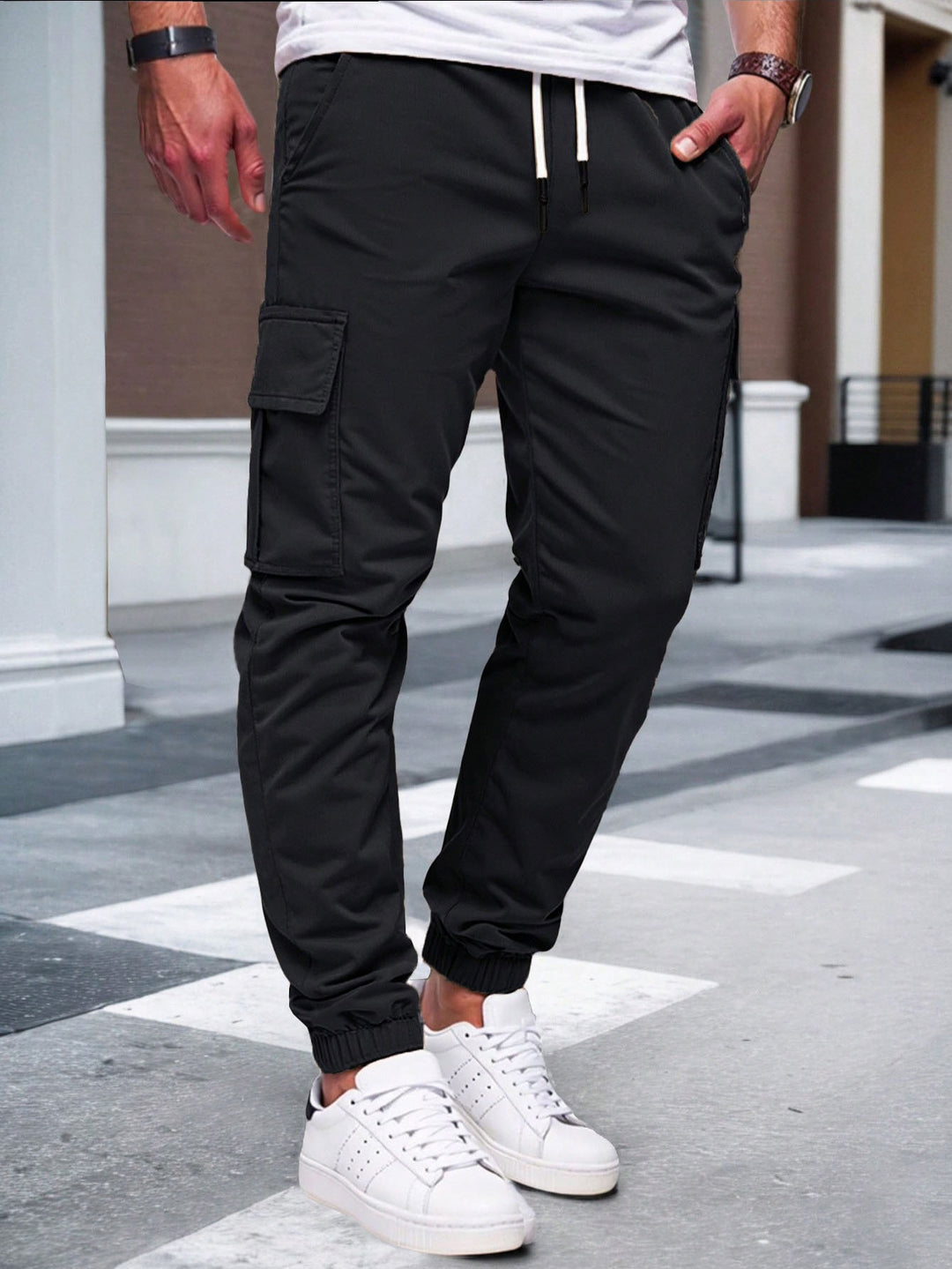 Herren nan tapered Freizeit-Cargohose mit aufgesetzten Klapptaschen, Tunnelzugbund und elastischen Beinabschlüssen Drune