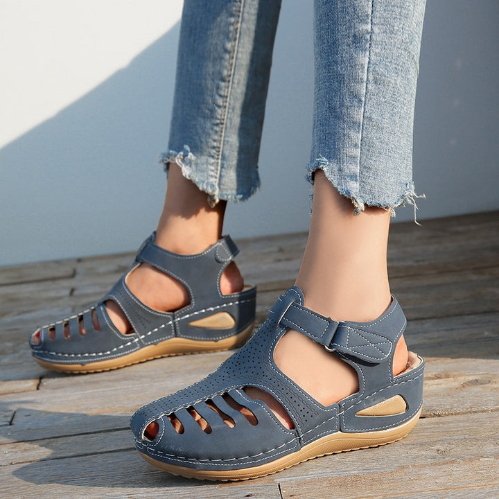 Damen Bequeme orthopädische Sandalette mit geschlossener Zehenpartie und verstellbarem Klettverschluss Drune