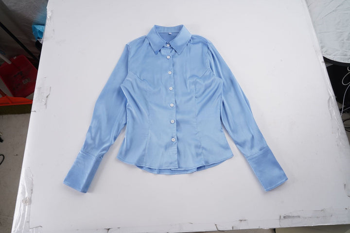 Damen Taillierte Satin-Bluse mit Hemdkragen, figurnahen Abnähern und langen Manschetten Drune