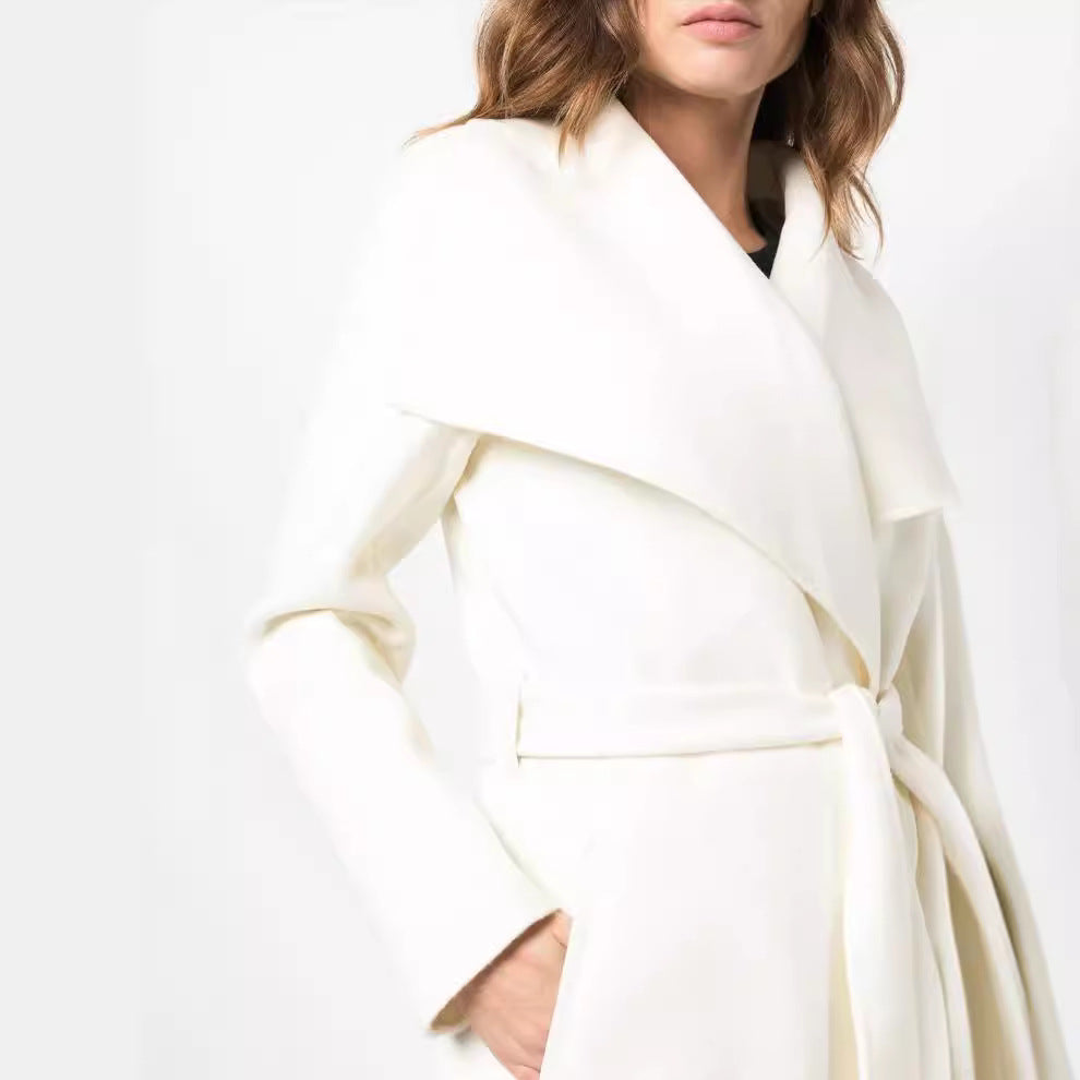 Damen Taillierter Wickelmantel im Kimono‑Look mit weitem Schalkragen und Bindegürtel Drune