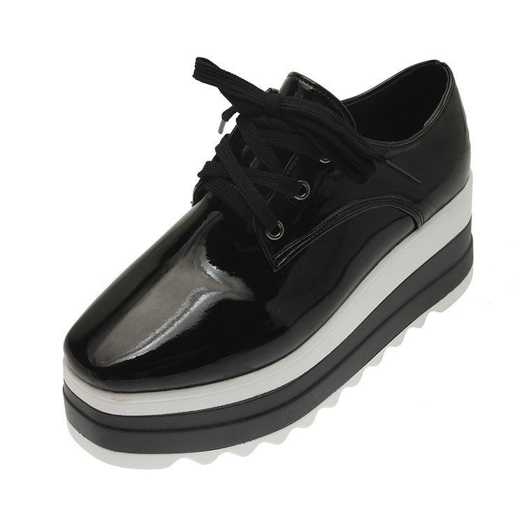 Damen Modische Plateau-Sneaker mit schickem Glanz und komfortabler Sohlenkonstruktion Drune