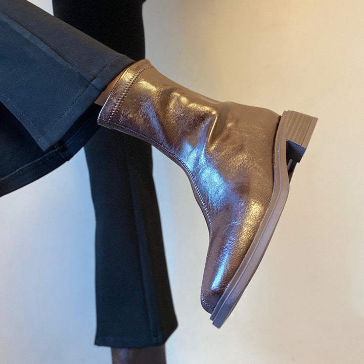 Damen Stiefelette im Reitstiefel‑Look aus softem Glattleder mit quadratischer Kappnaht und gestapeltem Blockabsatz Drune