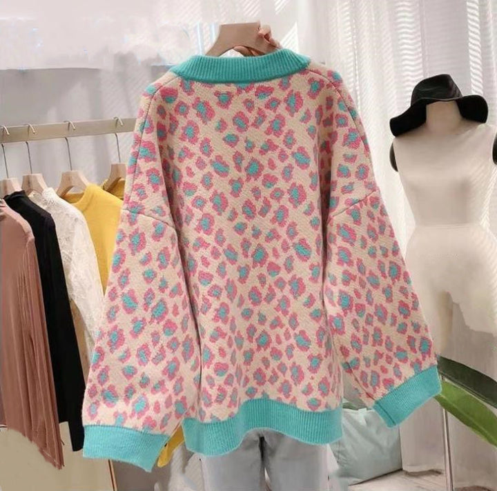 Damen modischer Cardigan mit großem Leopardenmuster und farblich abgesetztem Bündchen Drune