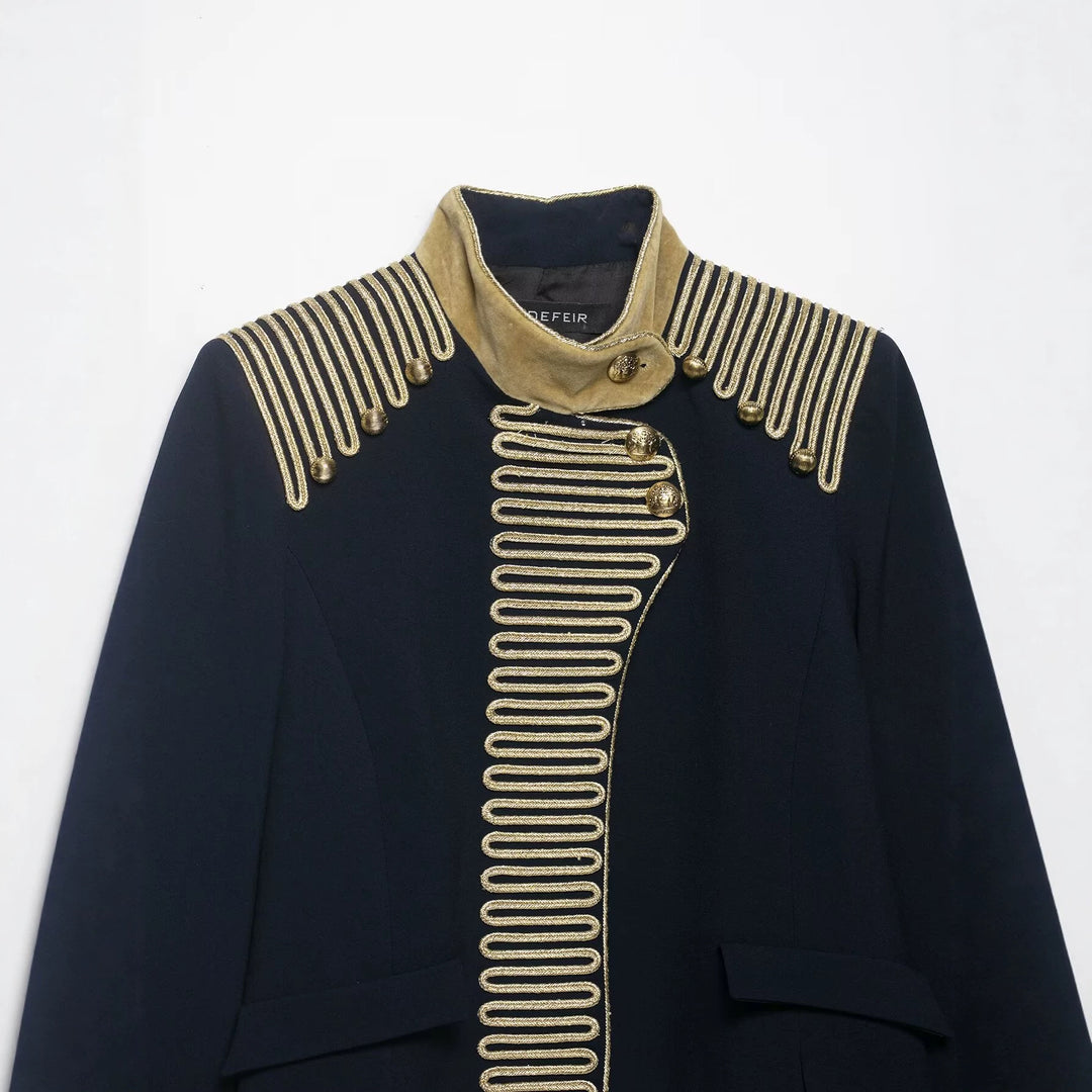 Damen Cropped Militärjacke im Parade‑Look mit goldener Kordelverzierung und Samtmanschetten Drune