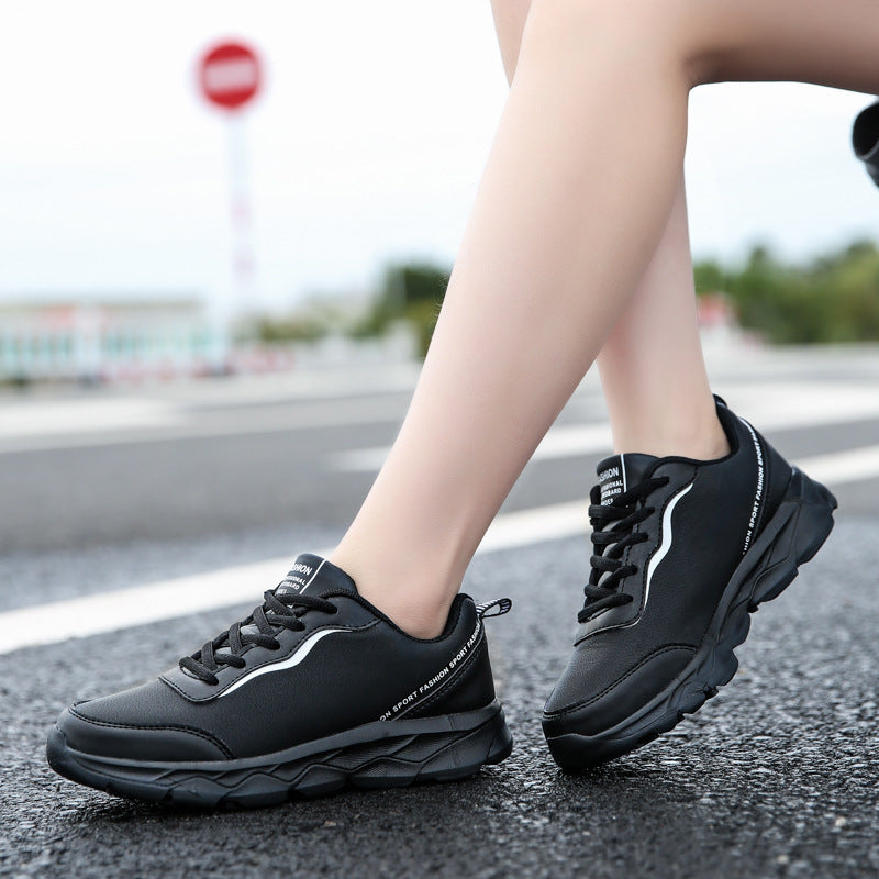 Damen nan urbaner Kunstleder-Sneaker mit gepolstertem Fersenkragen, stoßdämpfender Leichtsohle und Fersenlasche Drune