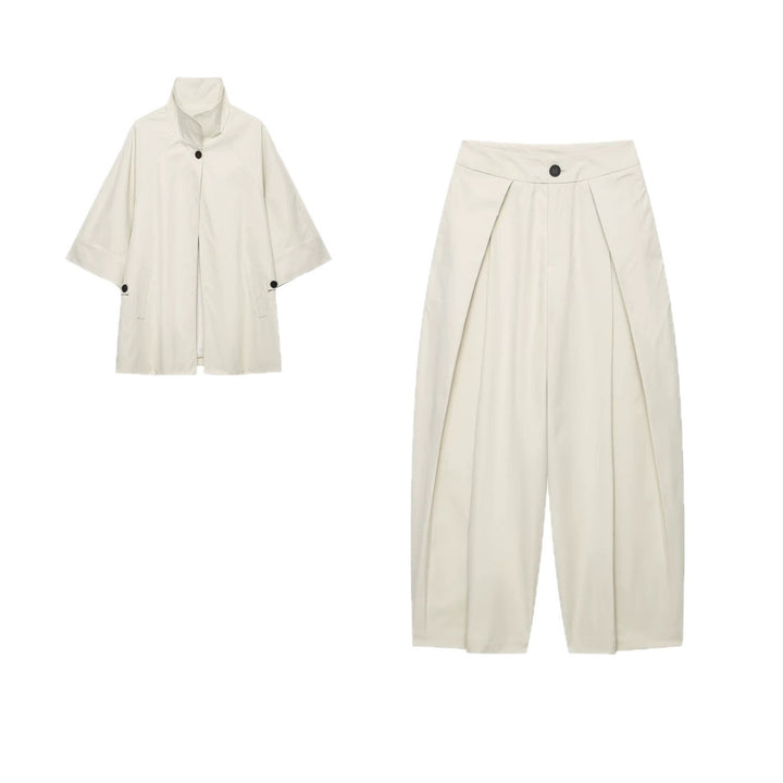 Damen Zweiteiler Kurzcape-Jacke mit Stehkragen und hochtaillierter Plissee-Culotte Drune