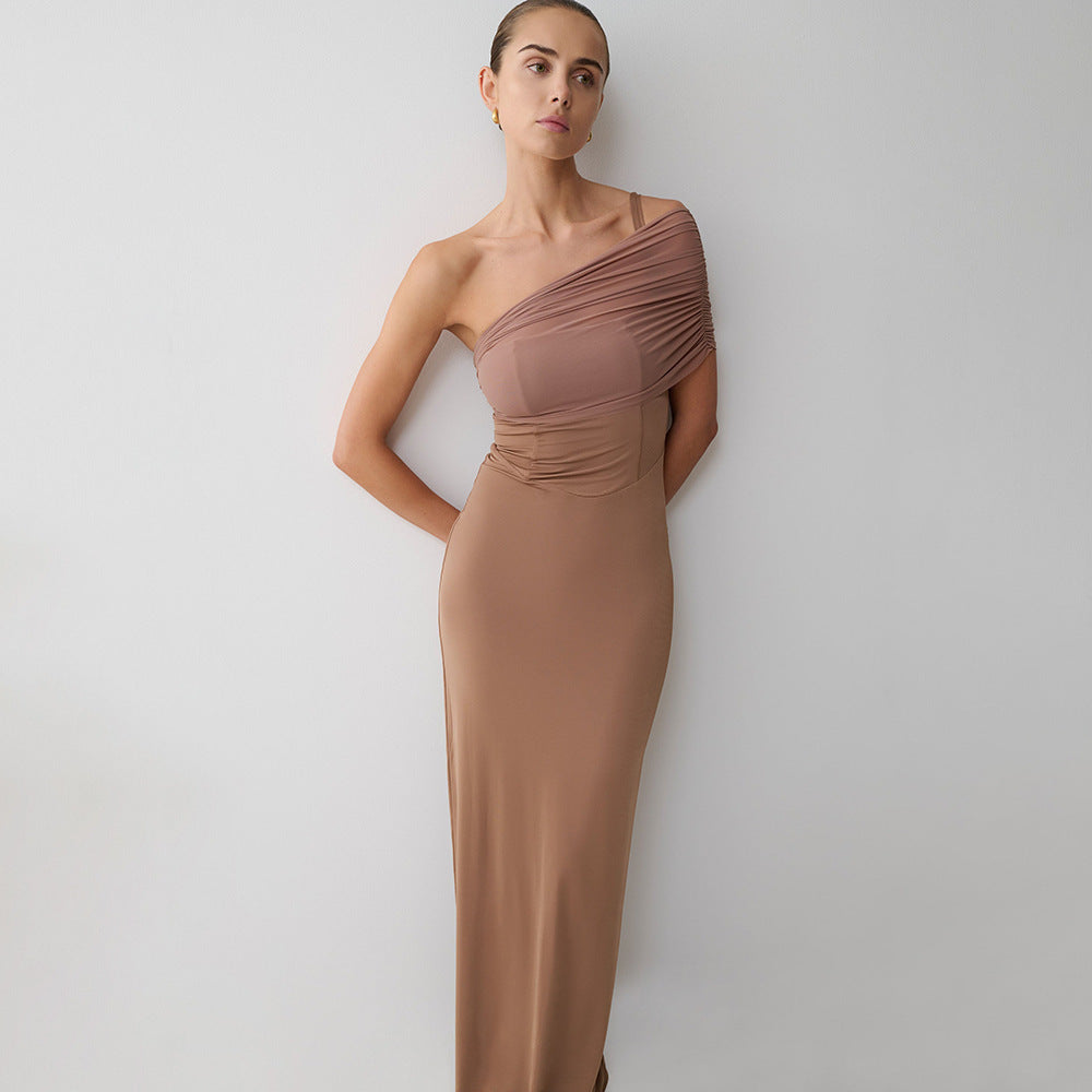 Damen Elegantes und figurbetontes Maxikleid mit einem Schulterdesign und sanften Raffungseffekten Drune