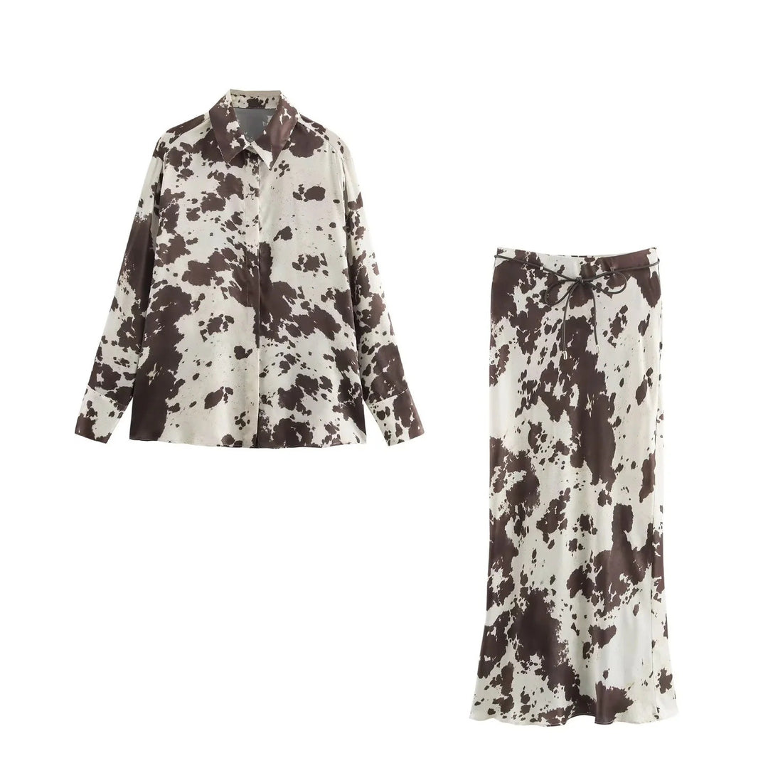 Damen 70+ weite seidige Hemdbluse mit Cow‑Print und verdeckter Knopfleiste Drune