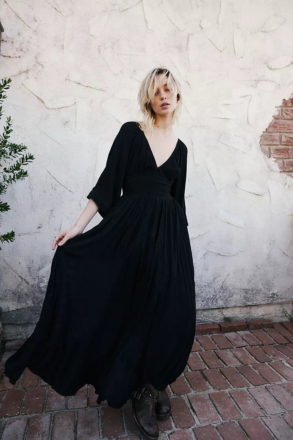 Damen luftiges Maxikleid mit tiefem V-Ausschnitt und praktischen Taschen Drune