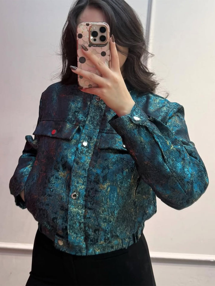 Damen Kurze Jacke im Metallic-Jacquard mit Druckknopf-Leiste und Pattentaschen Drune