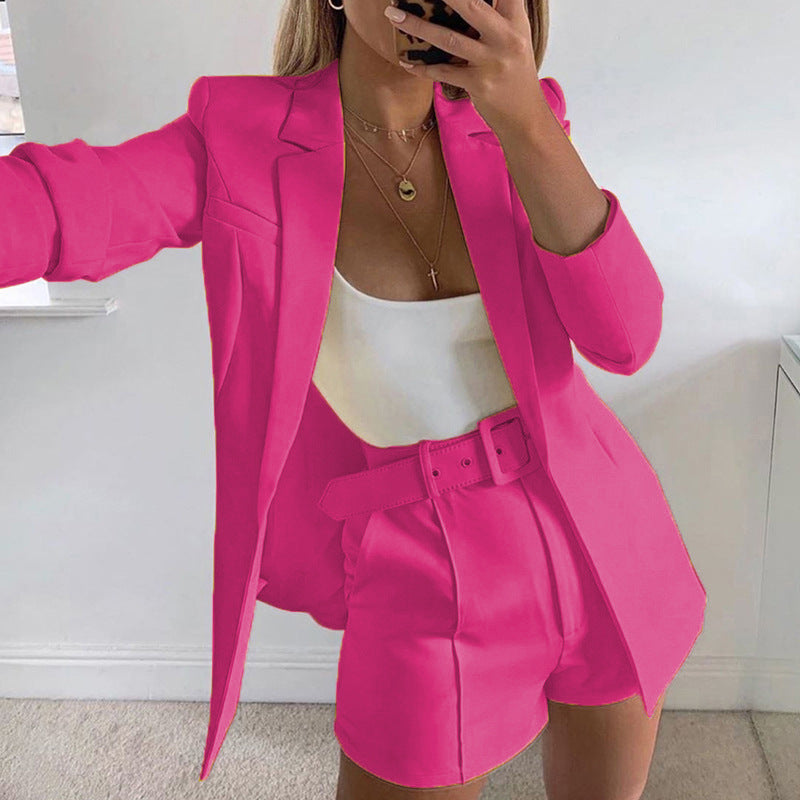Damen Zweiteiliges maßgeschneidertes Blazer‑Set mit hochtaillierten Shorts und Gürtel Drune