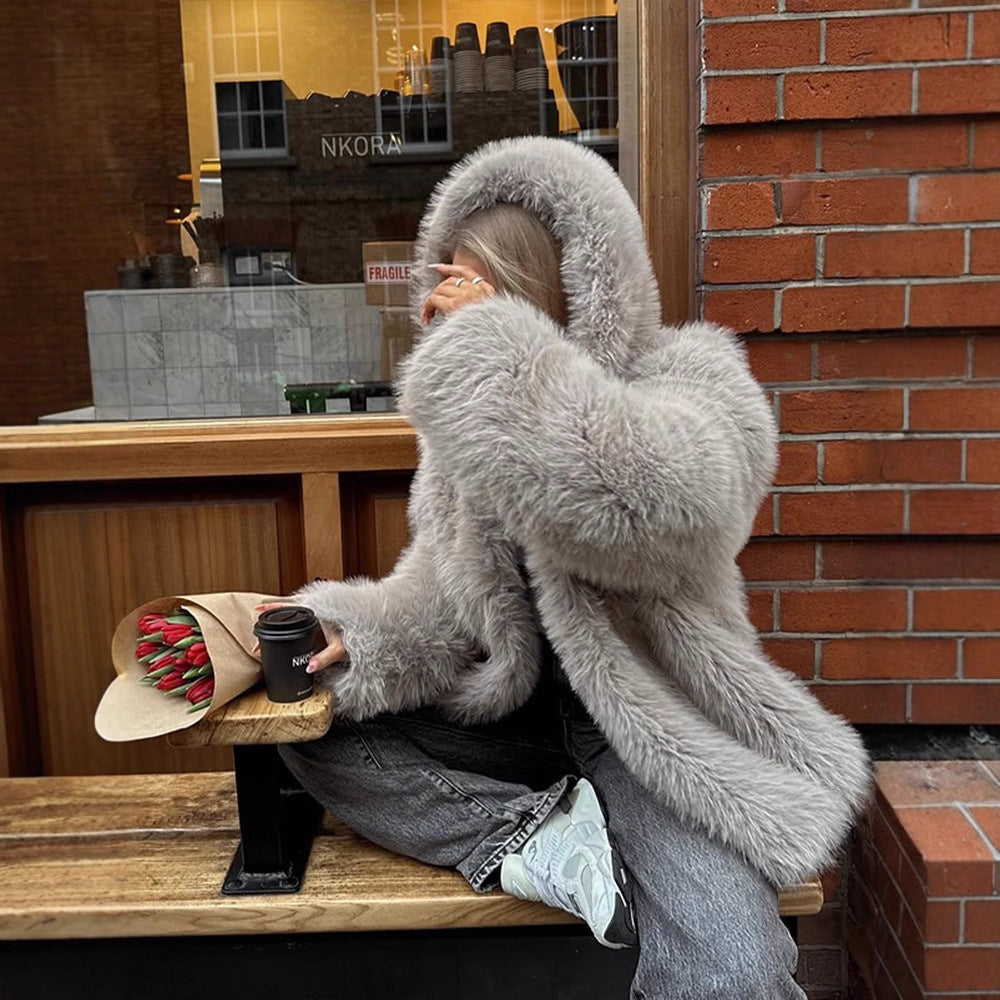Damen Kuschelige Kurz-Kunstpelzjacke mit extravoluminöser Kapuze Drune