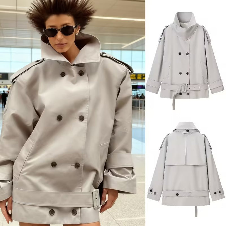 Damen Kurzjacke im Trenchstil mit hohem Stehkragen, doppelreihiger Front und Taillengürtel Drune