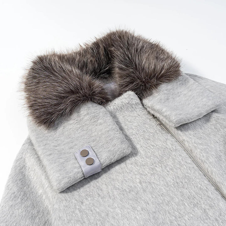 Damen nan kurze oversized Wollmixjacke mit voluminösem Kunstfellkragen und aufgesetzten Klappentaschen Drune