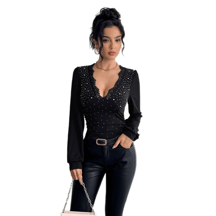 Damen nan tailliertes Langarm-Shirt mit tiefem Spitzen-Dekolleté, Raffung und Kristallbesatz Drune