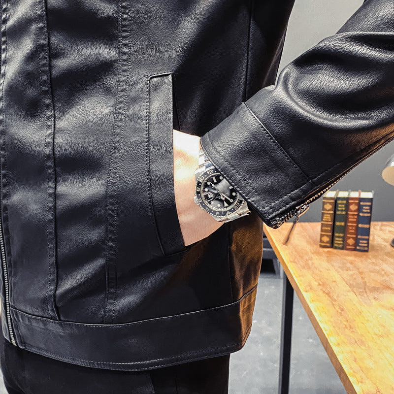 Herren Slim-Fit Kunstleder-Truckerjacke mit Hemdkragen und Brustpattentaschen Drune