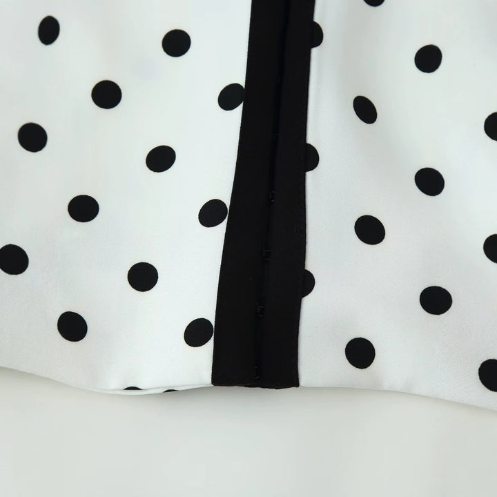 Damen Kurzblazer im Polka-Dot-Design mit Rundhalsausschnitt, kurzem Schnitt und Kontrastpaspeln Drune