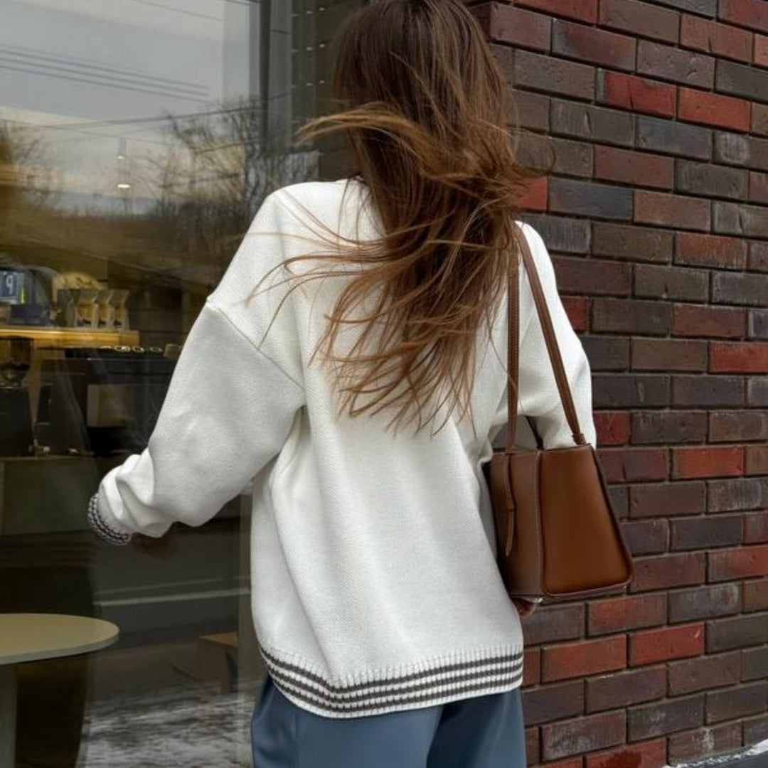 Damen lässiger Sweatpullover mit modischem Schriftzug und gestreiften Bündchen