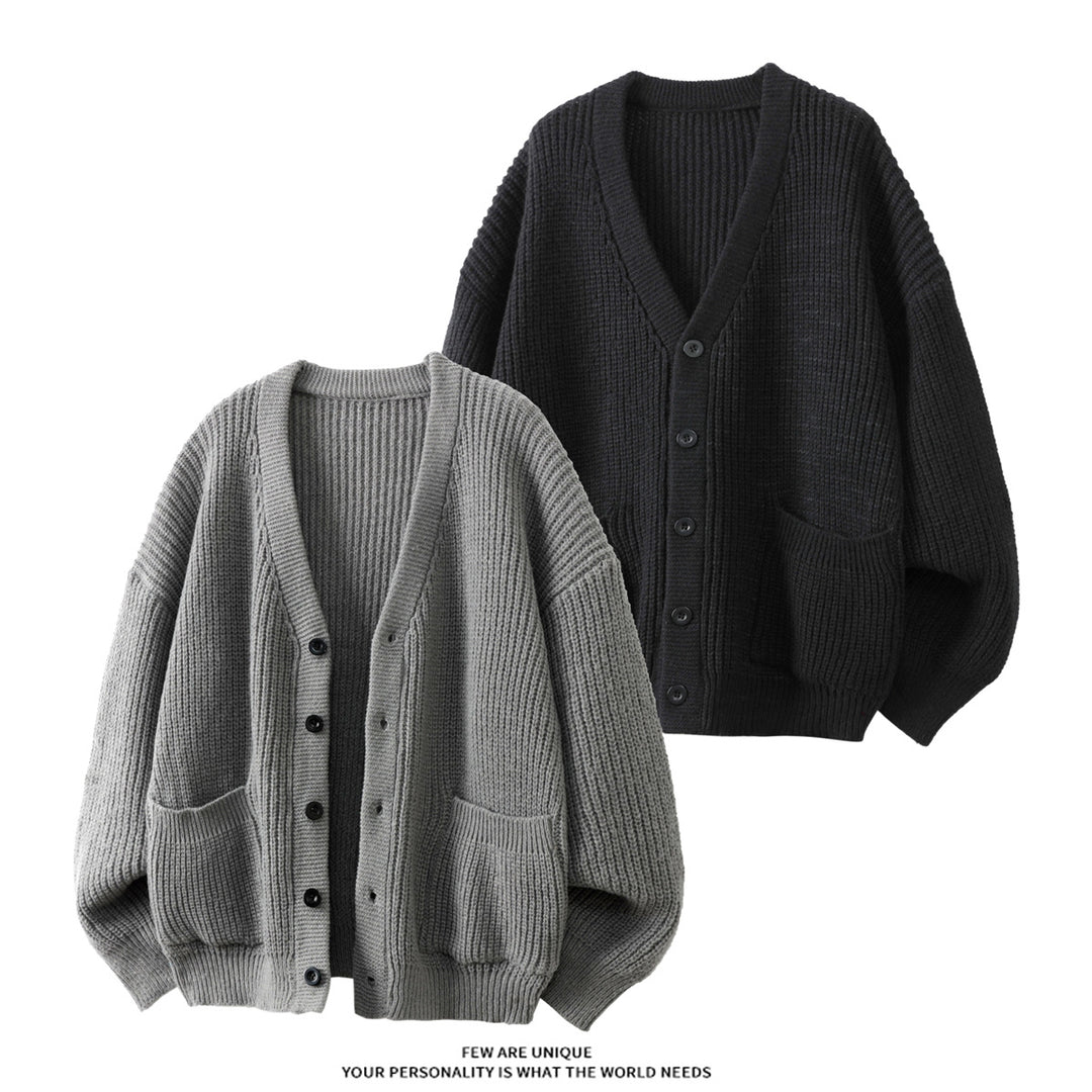 Unisex Oversize Grobstrick-Cardigan mit V-Ausschnitt, Knopfleiste und aufgesetzten Taschen Drune