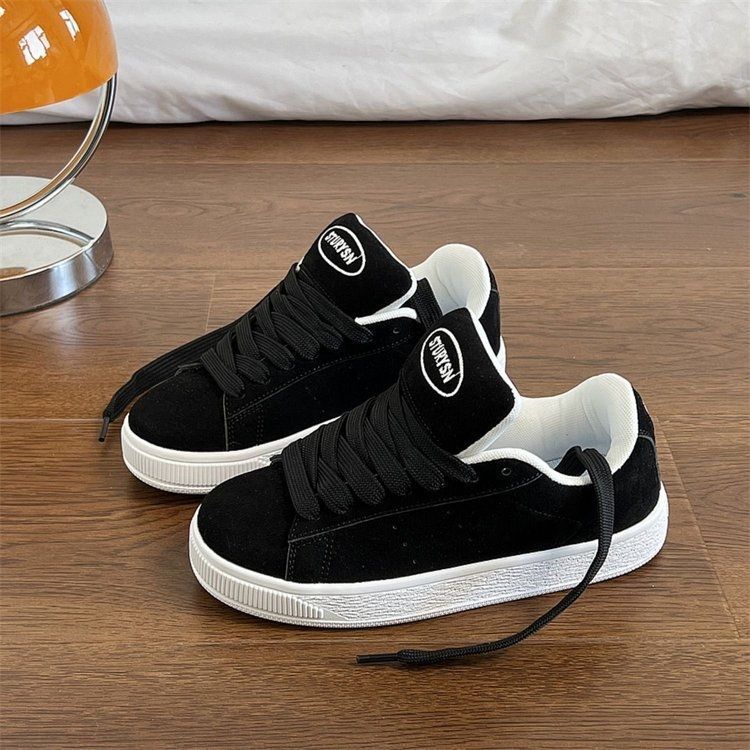 Damen Sneakers aus weichem Wildleder mit klassischer Laufsohle Drune