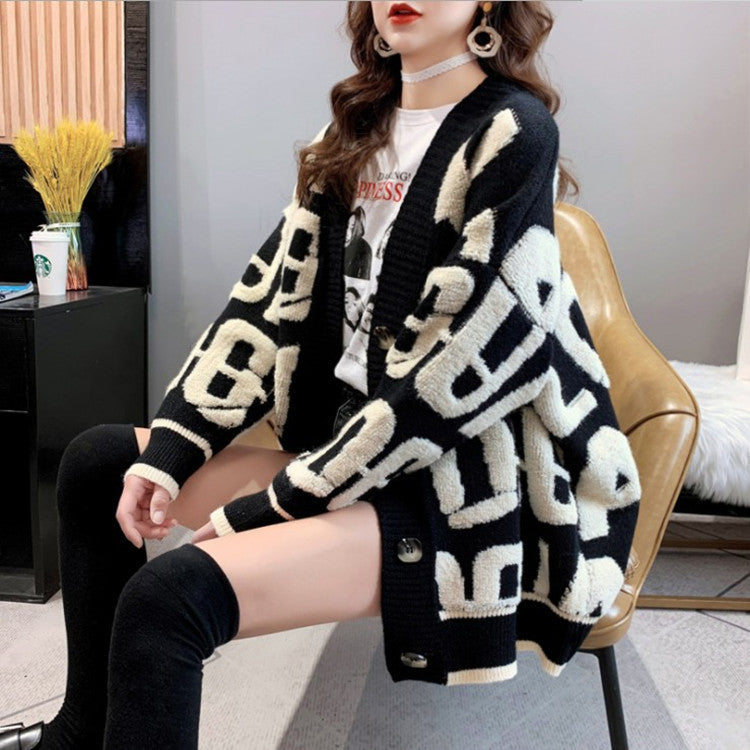 Damen lässige Strickjacke mit großem Logo-Muster und knöpfbarem Verschluss Drune