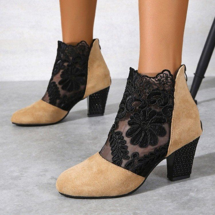 Damen Stiefelette mit transparentem Blumen-Spitzeinsatz und dekorativem Blockabsatz Drune