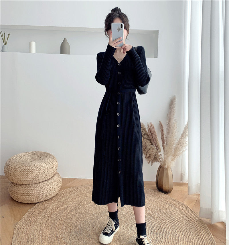 Damen Strickkleid mit tiefem V-Ausschnitt und tailliertem Gürtel Drune