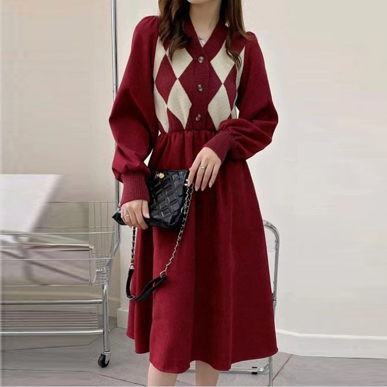 Damen Midi-Strickkleid mit knöpfbarem Oberteil und elegantem Rippmuster Drune