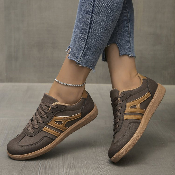 Damen Casual-Sneaker im Retro-Look aus Wildlederimitat mit kontrastierenden Zierstreifen und dämpfender Gummisohle Drune
