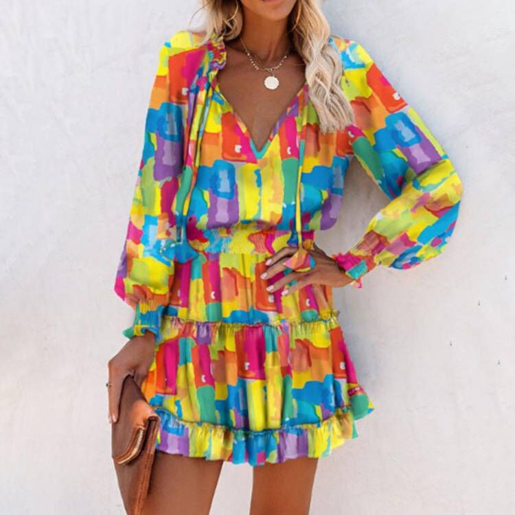 Damen verspieltes Mini-Kleid mit buntem Mustermix und Volantdetails Drune