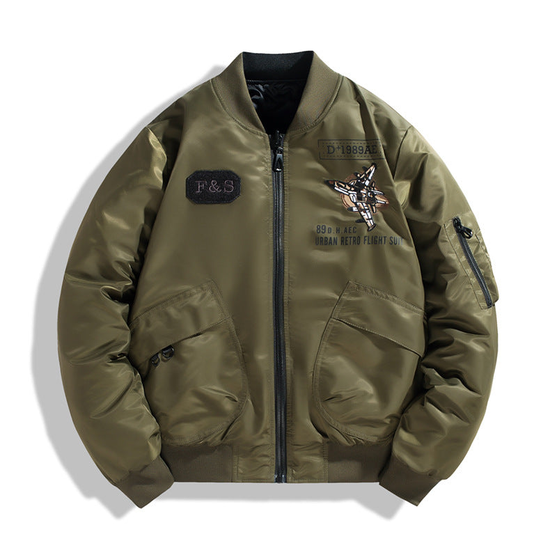 Männliche -isolierte Piloten-Bomberjacke mit gesticktem Flugzeugapplikation und verstärkten Utility-Taschen Drune