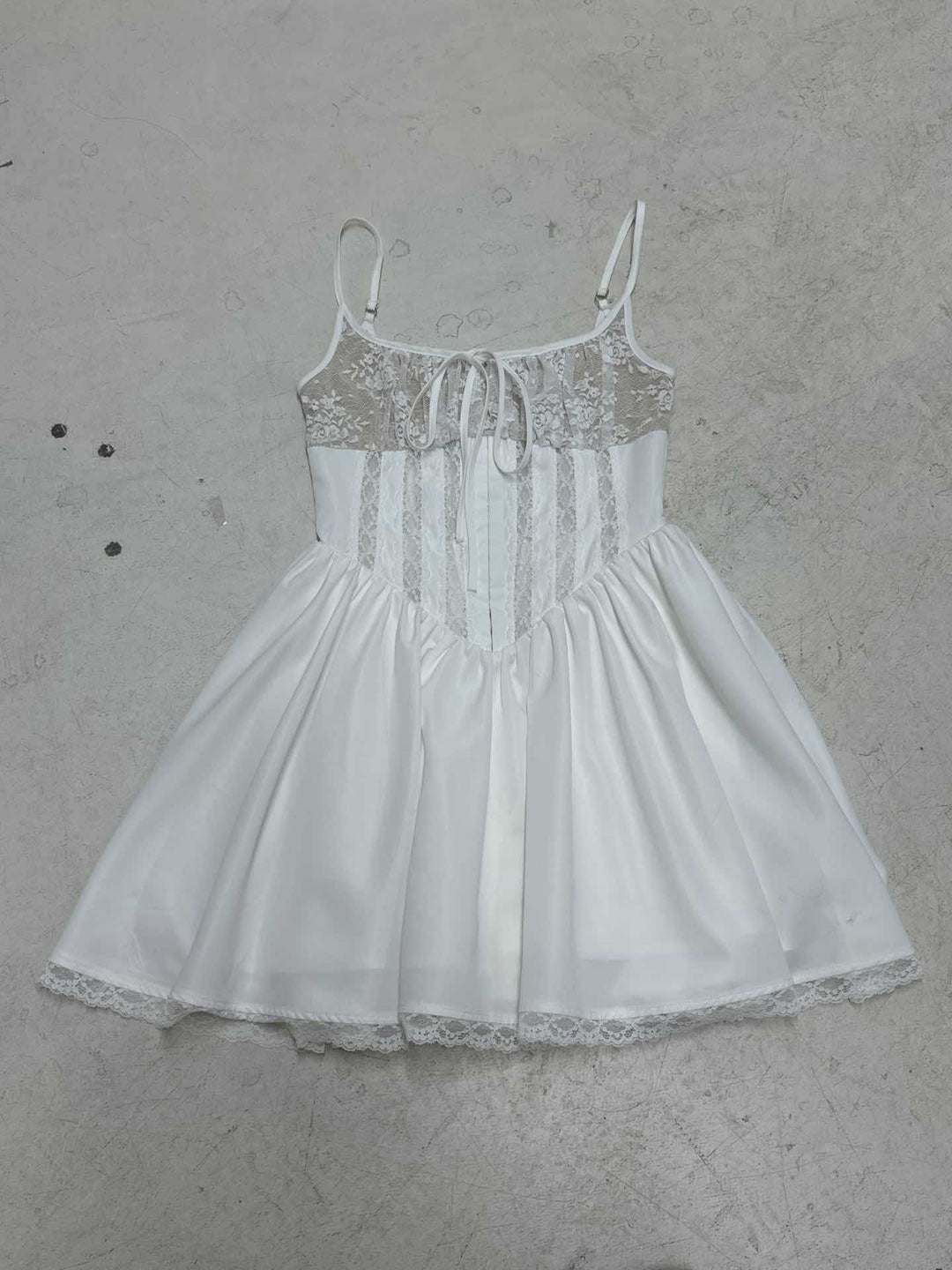 Damen elegantes Spitzenkleid mit niedlichen Rüschendetails Drune