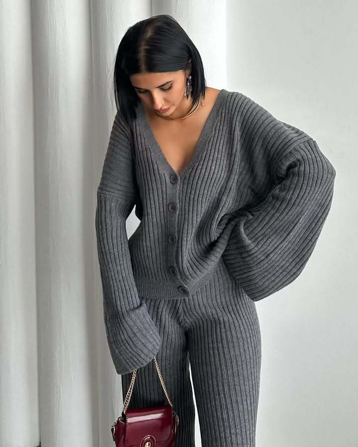 Damen Rippstrick-Cardigan mit überlangen Ärmeln und passender High-Waist-Loungehose Drune