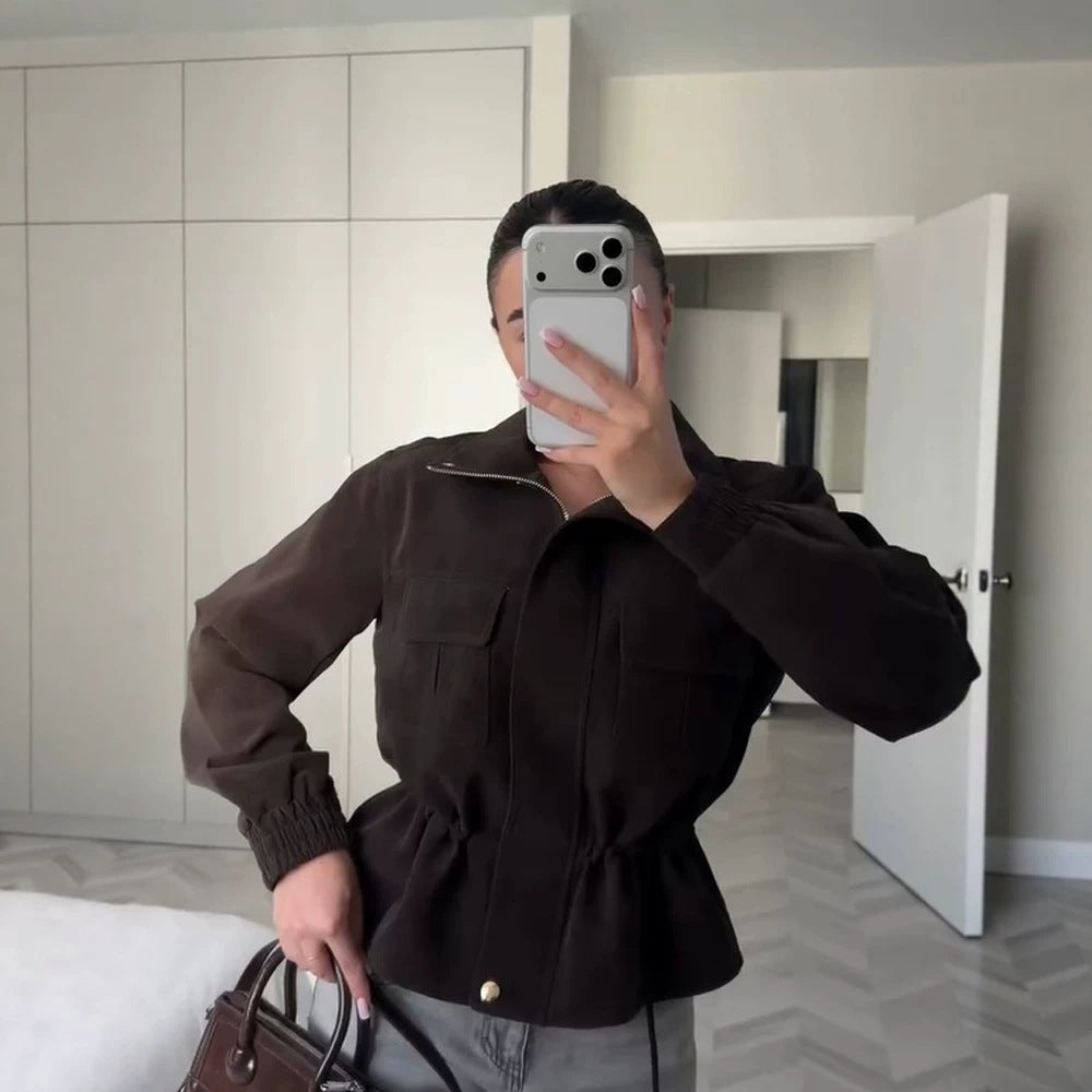 Damen Kurzjacke im Utility‑Stil mit Taillenzug und Stehkragen Drune