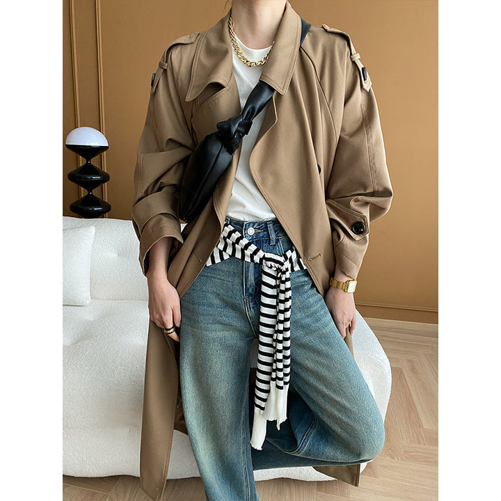 Damen eleganter Trenchcoat mit strukturiertem Revers und praktischen Seitentaschen Drune