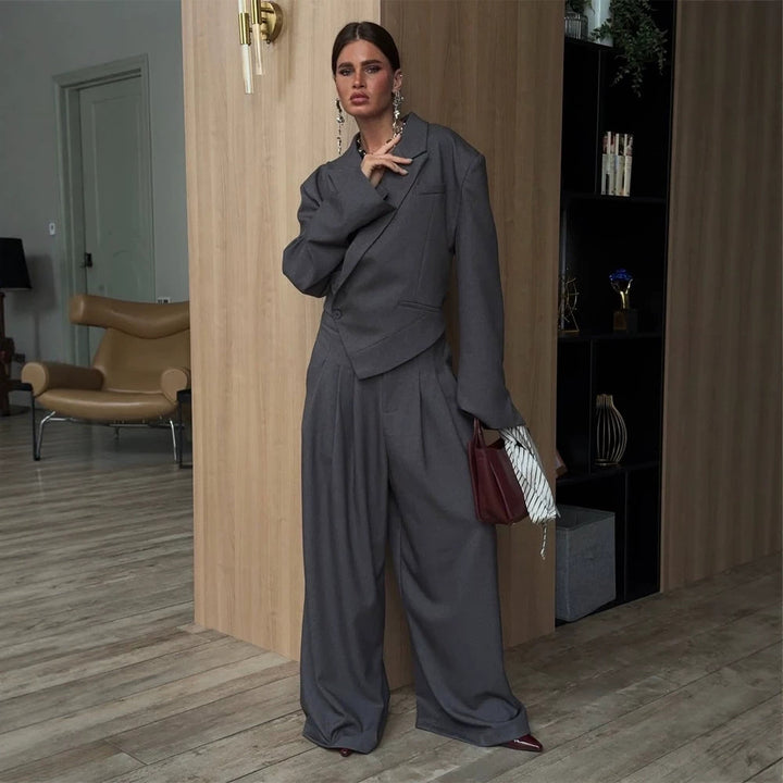 Damen Oversized-Blazer-Set mit tailliertem Schößchen und Plissee-Midirock Drune