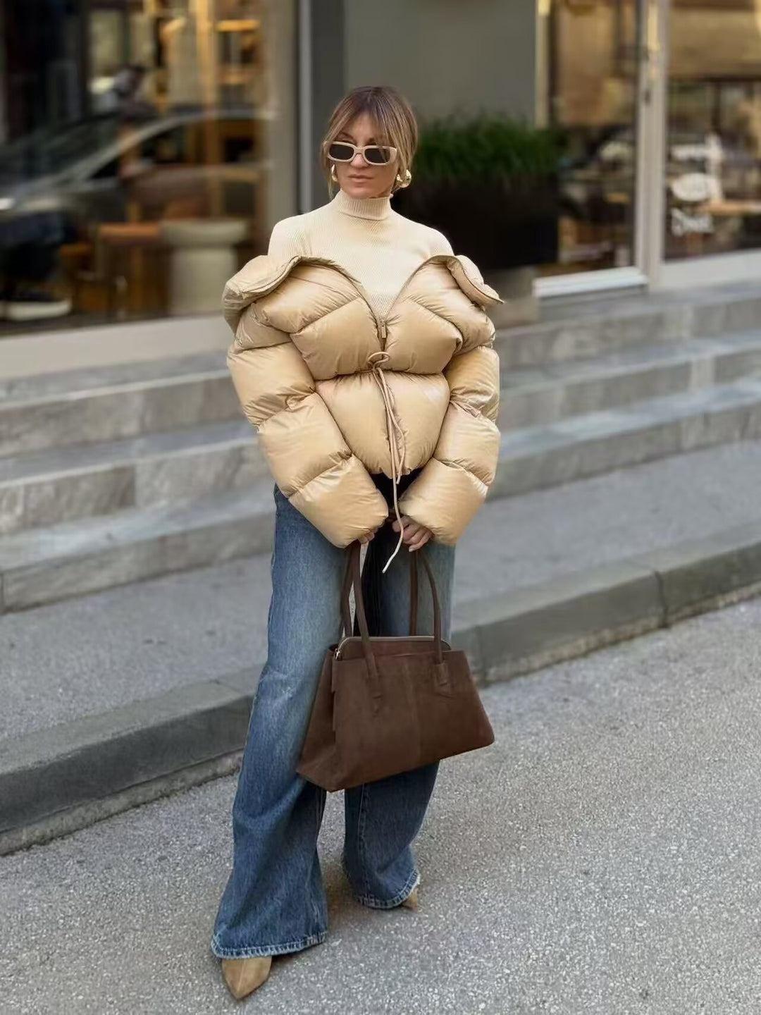 Damen Kurzsteppjacke im Carmen‑Look mit Tunnelzug‑Taillierung und voluminösen Ärmeln Drune