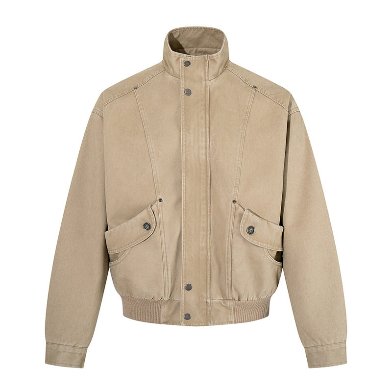 Herren Kurz geschnittene Utility-Bomberjacke aus Baumwoll-Canvas mit Stehkragen, verdeckter Druckknopfleiste und geripptem Saum Drune